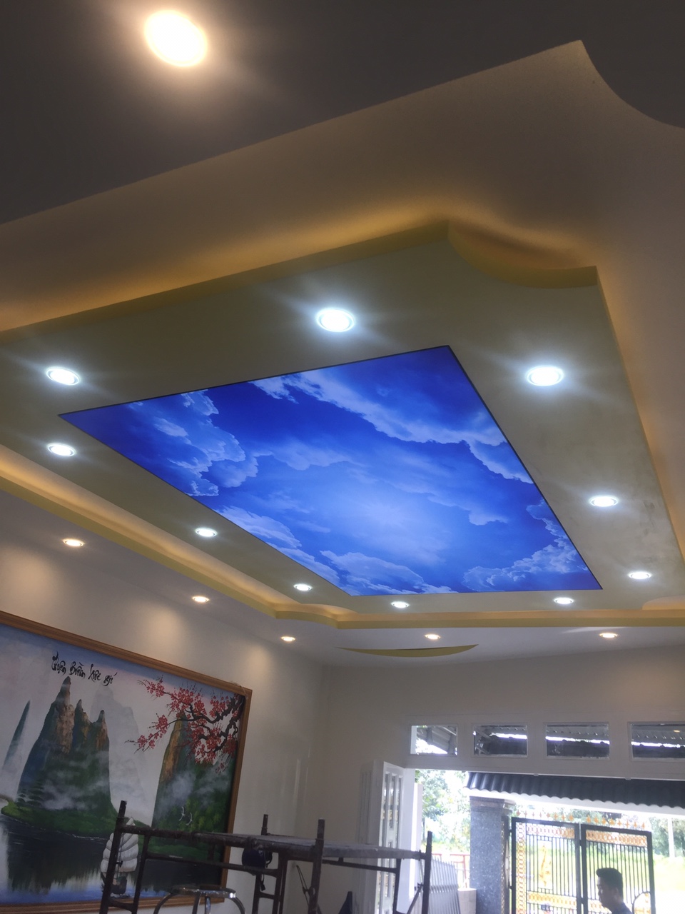 Giá tấm trần xuyên sáng Trung Quốc